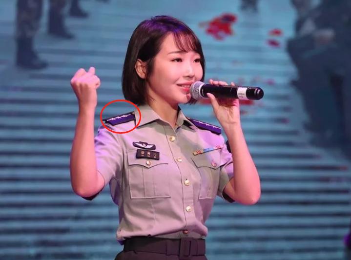 武警中尉是什么级别_人民军队军衔制度_识别解放军军官军衔