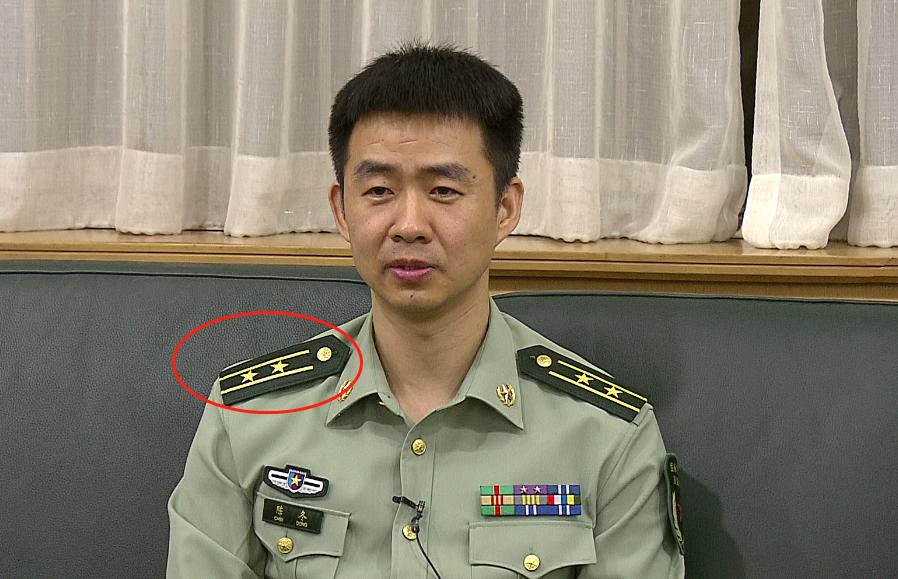 武警中尉是什么级别_识别解放军军官军衔_人民军队军衔制度