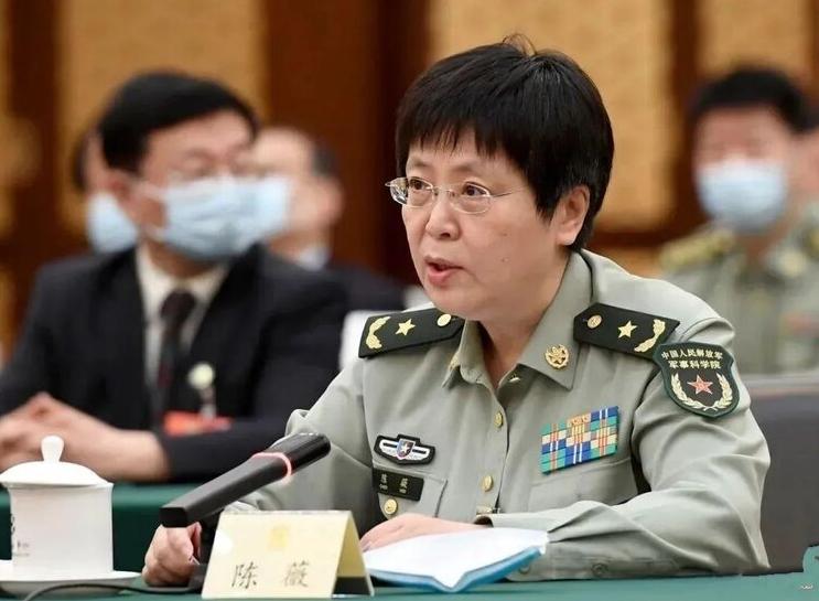 武警中尉是什么级别_识别解放军军官军衔_人民军队军衔制度