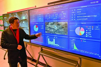 右玉精神：不信春风引不回 敢叫大漠换新天