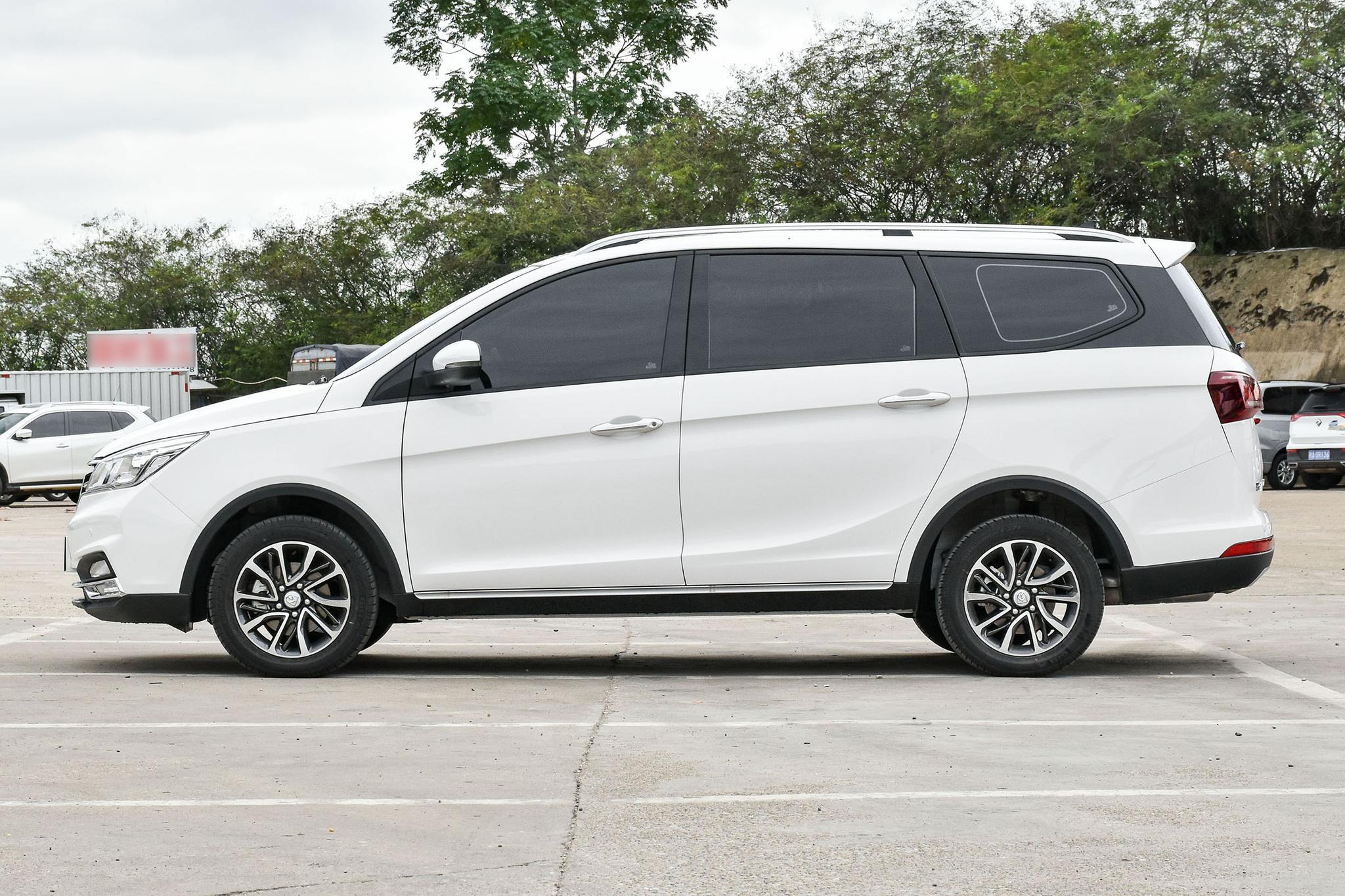 宝骏mpv_宝骏730 二胎三胎家庭用车推荐_宝骏730 2021款 1.5T CVT旗舰型 7座