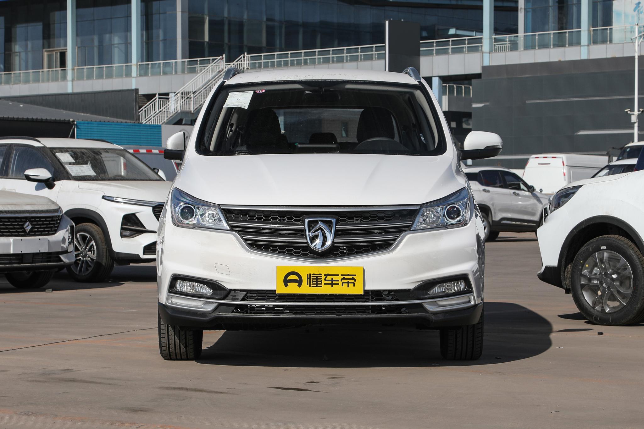 宝骏mpv_家用MPV车型宝骏730评测_宝骏730 2021款 1.5T 手动时尚型 7座
