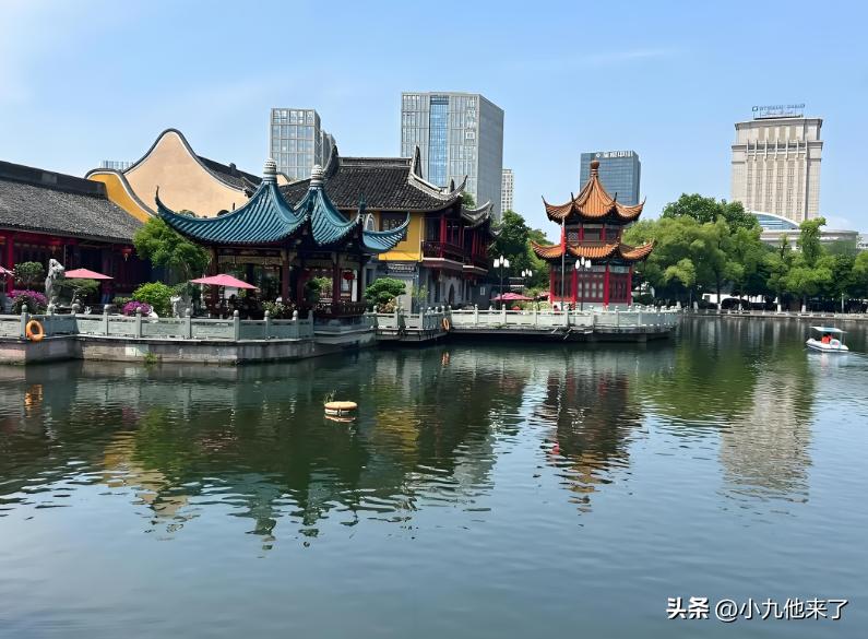 宁波文化广场灯光节_宁波五大经典美食_宁波十大景点推荐