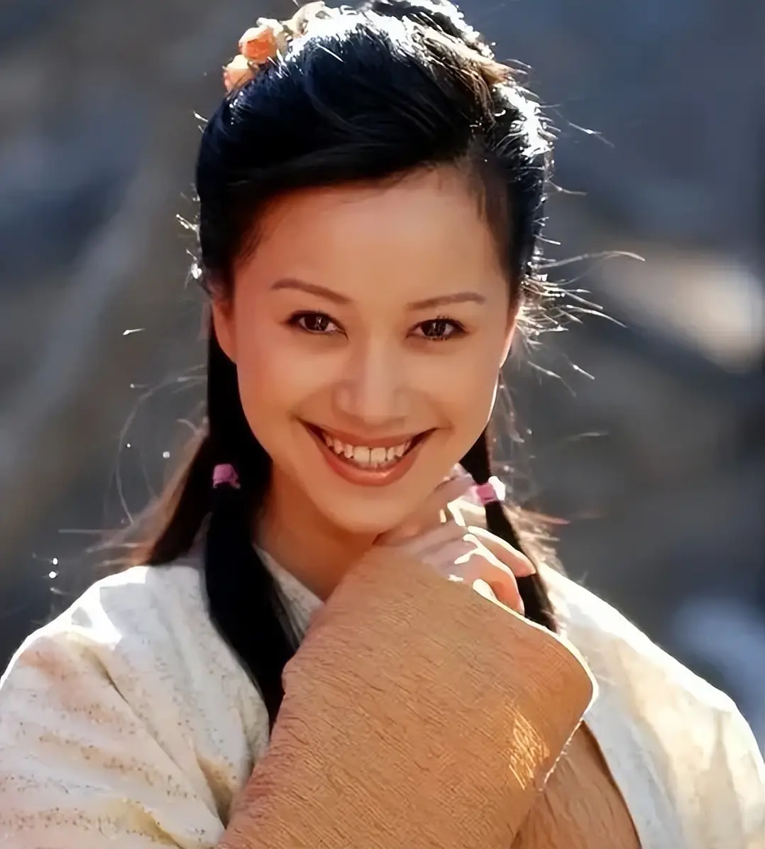 倪虹洁经历婚姻磨难重新出发_倪虹洁内衣广告争议人生蜕变_倪虹洁变性人