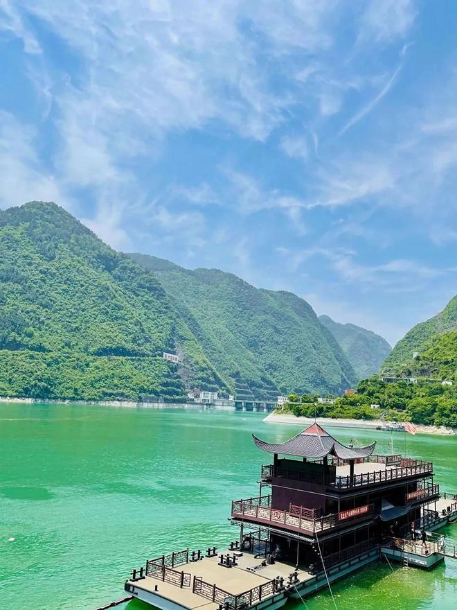 重庆旅游攻略_重庆4日游行程_重庆洪崖洞在哪个区