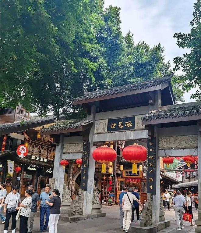 重庆洪崖洞在哪个区_重庆4日游行程_重庆旅游攻略