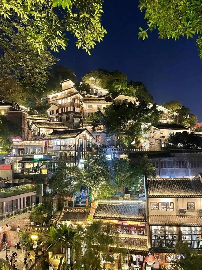 重庆洪崖洞在哪个区_重庆旅游攻略_重庆4日游行程