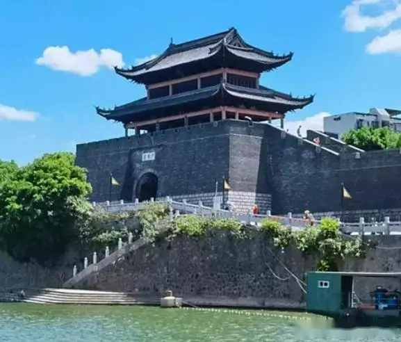 赣州地方特色美食介绍_赣州旅游接地气景点攻略_赣州招商银行地址