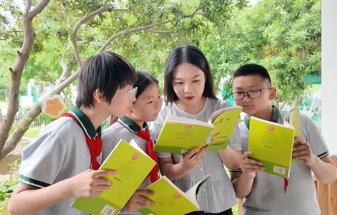 全民阅读促进条例 全民阅读活动周 书香润德校园建设_初中班级读书活动计划