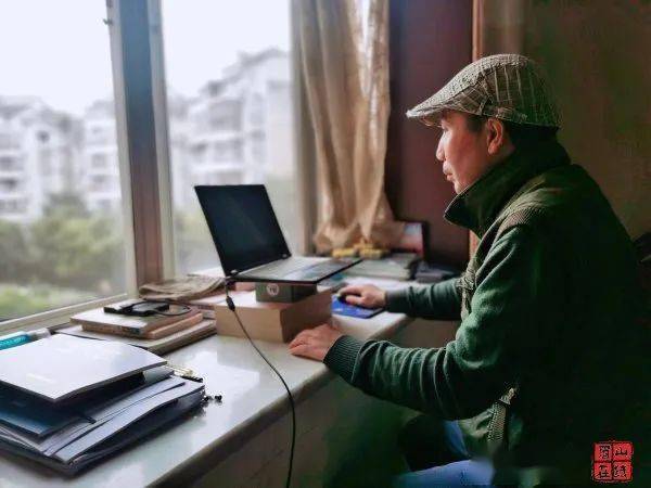 许岚 诗歌_党耀中华祖国芬芳 许岚 诗刊