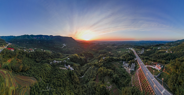 四川夏季旅游线路_峨眉山阿坝州门票优惠_四川旅游线路查询