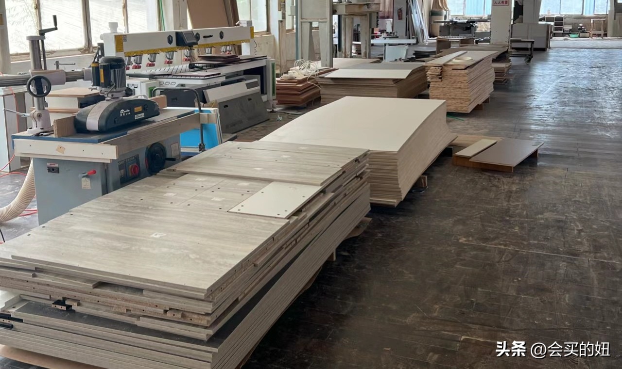 全屋定制家具板材选择_生态板多层板欧松板对比分析_实木颗粒板生态板