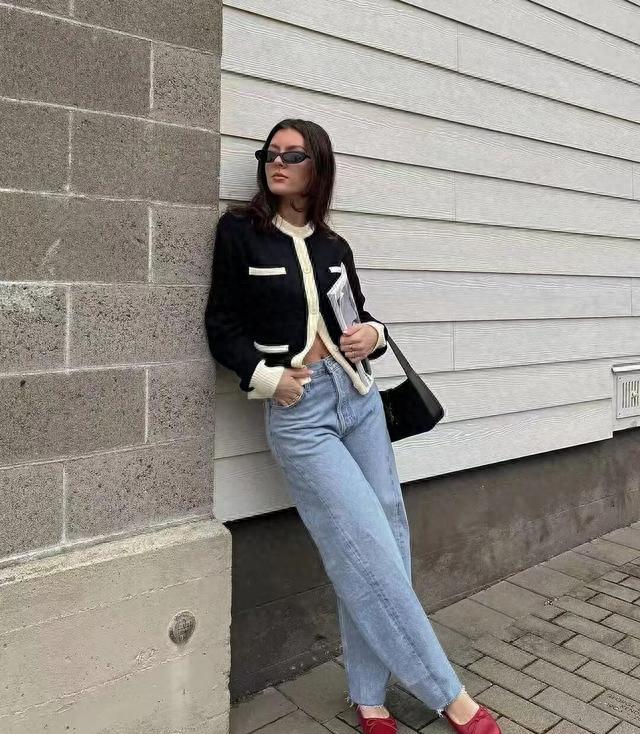 哪个牌子的鞋子会发光_红色鞋履搭配技巧_2025年红色鞋履流行趋势