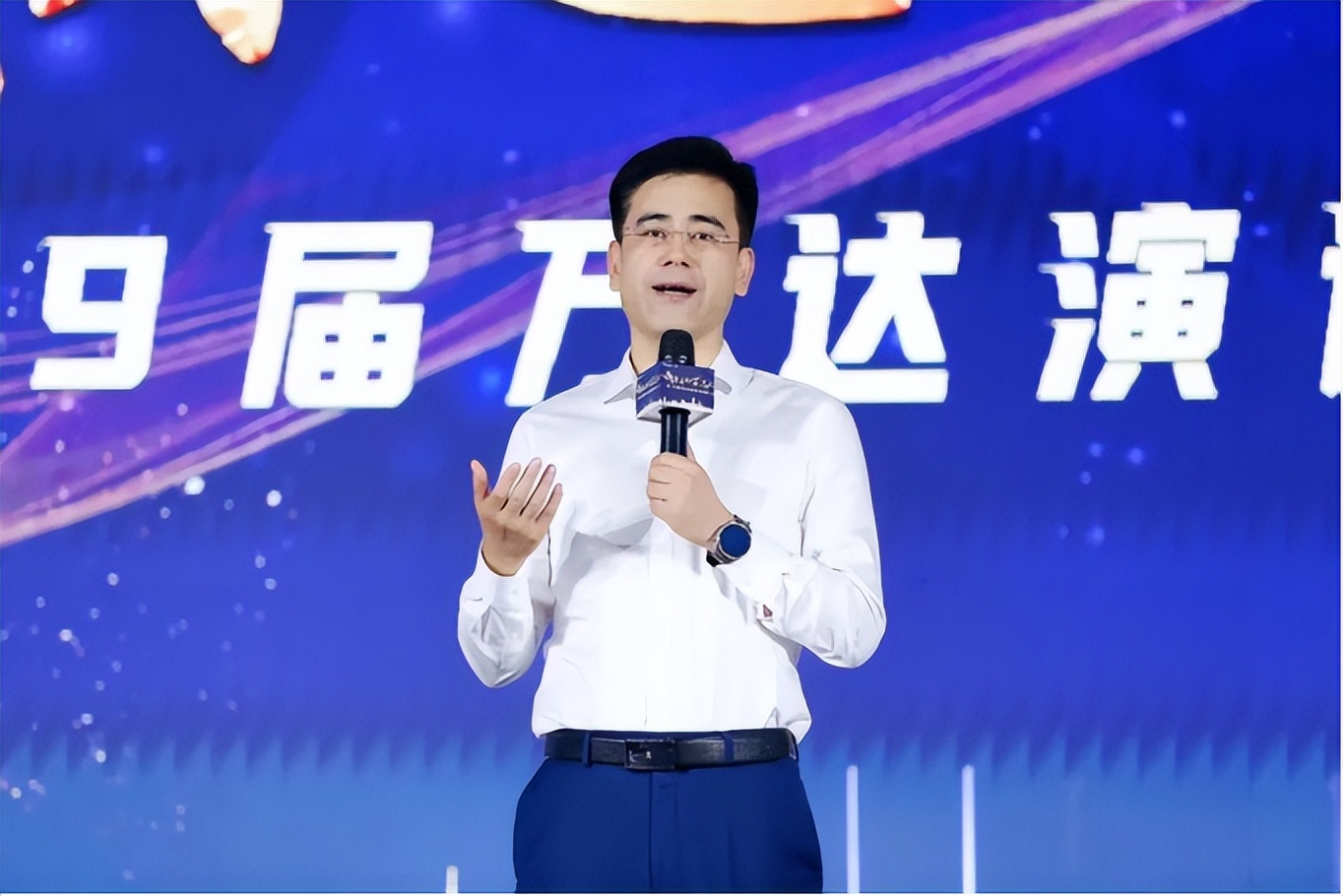 万达演说家风采_万达企业文化中心_万达读书演讲比赛