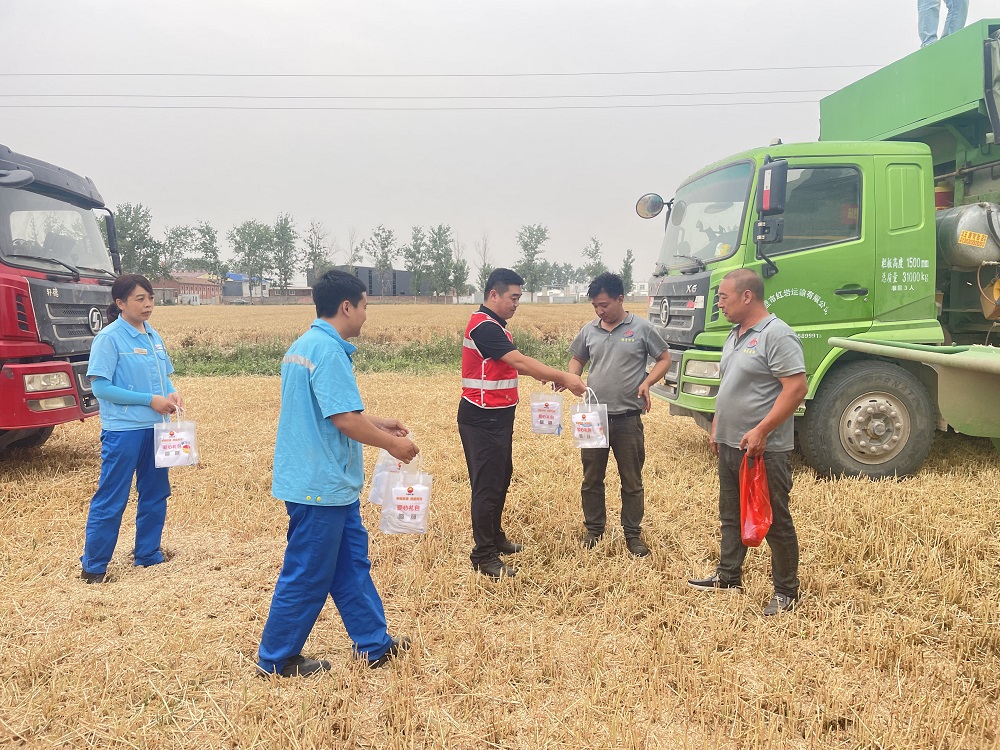 鹤壁小麦机收会战_河南秸秆利用_鹤壁三夏工作