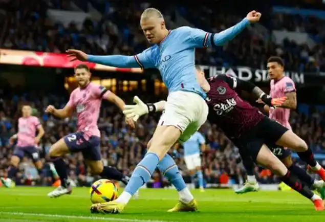 阿森纳五连胜积分差距_英超-阿森纳2-1切尔西 破曼联纪录领先曼城5分_英超埃弗顿曼城比分