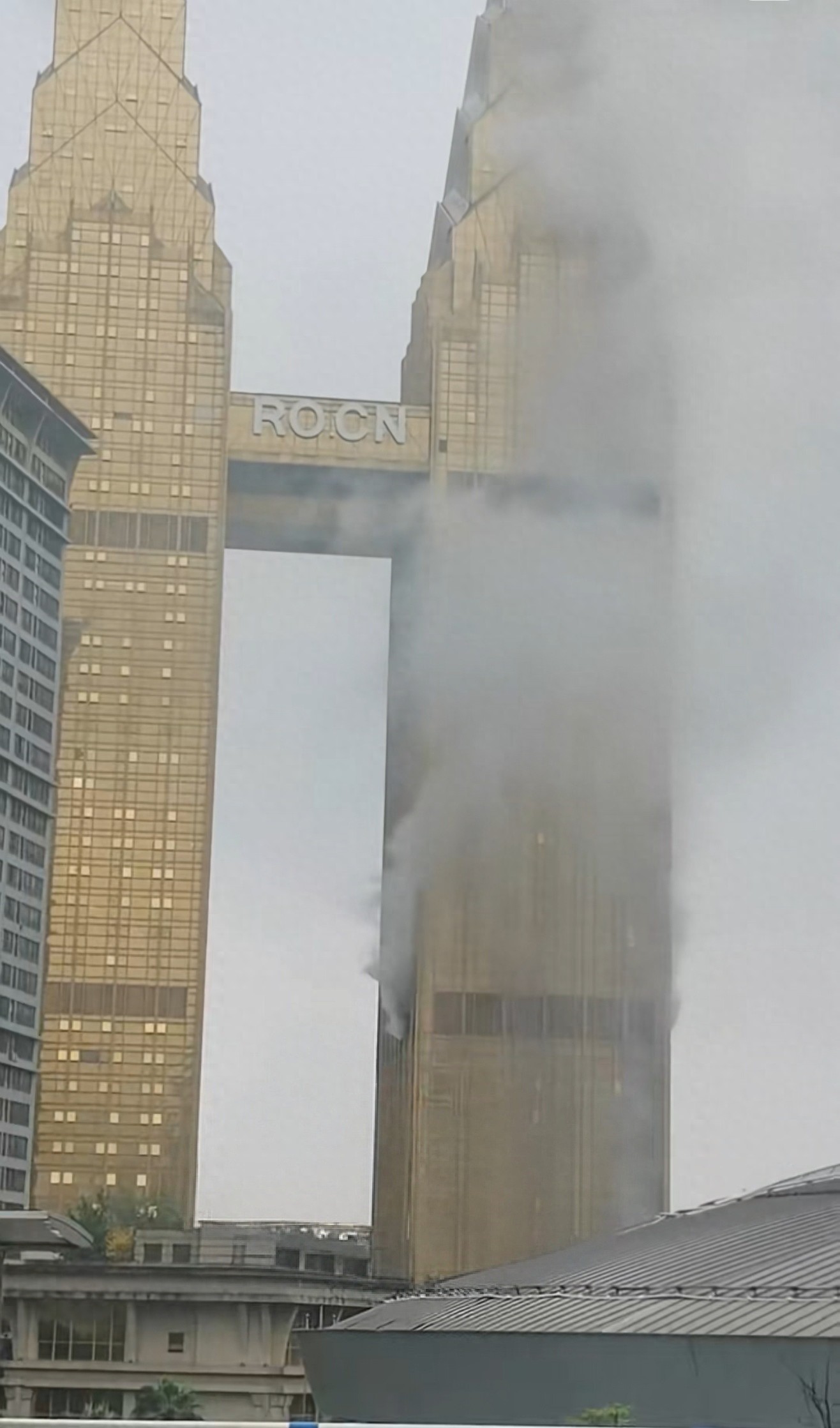 重庆喜来登大酒店地址_重庆南滨路喜来登浓烟事件_喜来登酒店洗衣房火灾