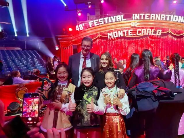 中国杂技金小丑奖视频_遂宁市杂技团 金小丑奖 青少年金奖