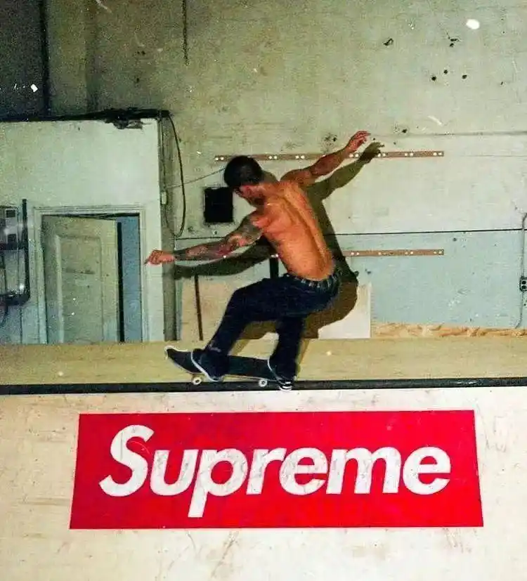 Supreme潮牌品牌发展史_潮牌创业成功要素_世界知名服装品牌