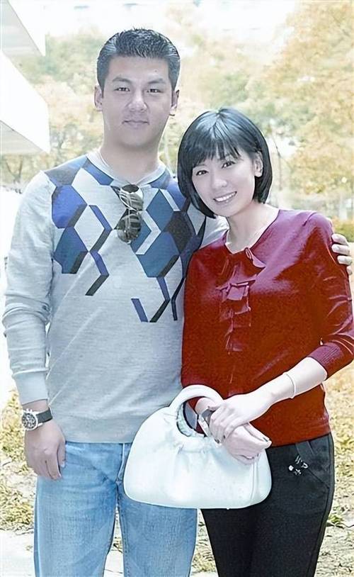 贾静雯二胎女儿_贾静雯 夺女大战 离婚协议
