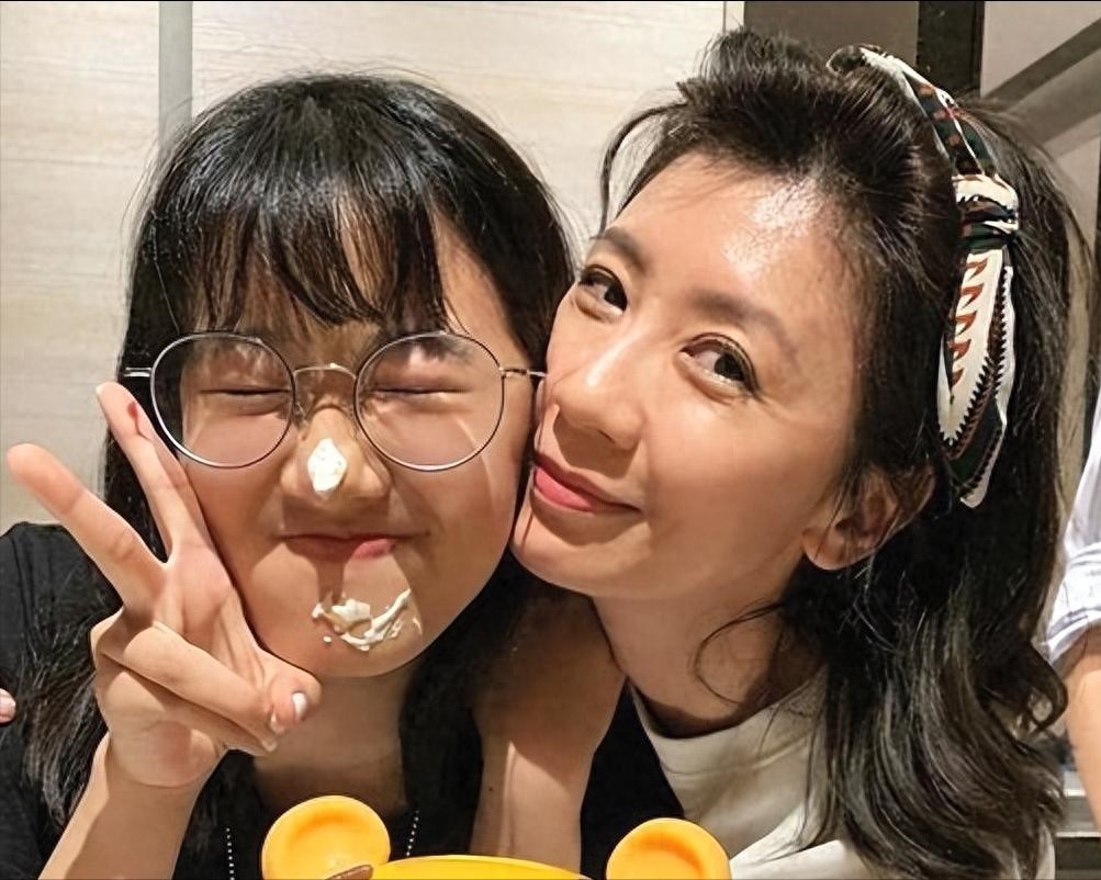 贾静雯二胎女儿_贾静雯离婚2600万买抚养权 梧桐妹成唯一继承人 孙志浩命运反转