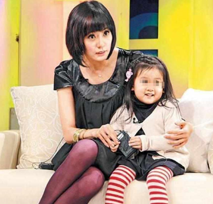 贾静雯离婚2600万买抚养权 梧桐妹成唯一继承人 孙志浩命运反转_贾静雯二胎女儿