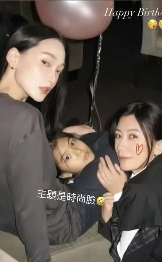 贾静雯二胎女儿_贾静雯育儿方式_波妞9岁生日派对