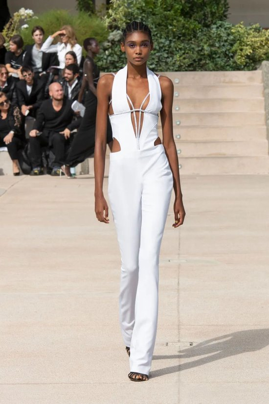 连身裤连体裤_连体裤历史发展_Jumpsuit fashion evolution