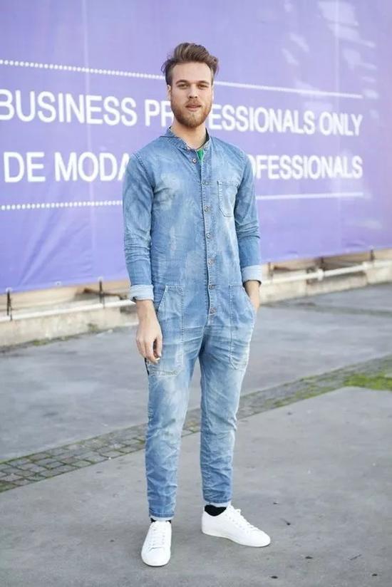 连体裤内搭选择_连身裤连体裤_连体裤搭配帆布鞋