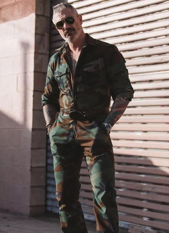 连身裤连体裤_连体裤搭配帆布鞋_连体裤内搭选择