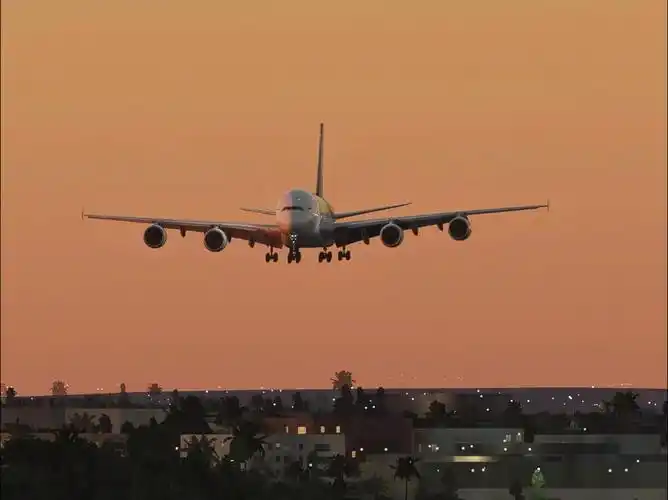 从飞机上看白云_飞机观云体验_乘坐飞机观云