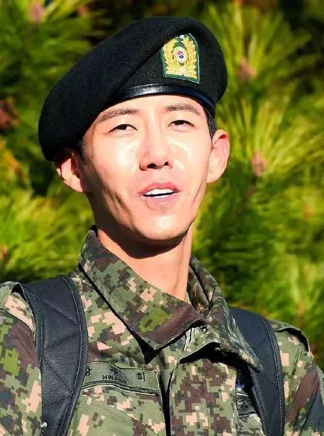 权志龙兵役经历_崔胜贤和权志龙训诫文_韩国兵役霸凌