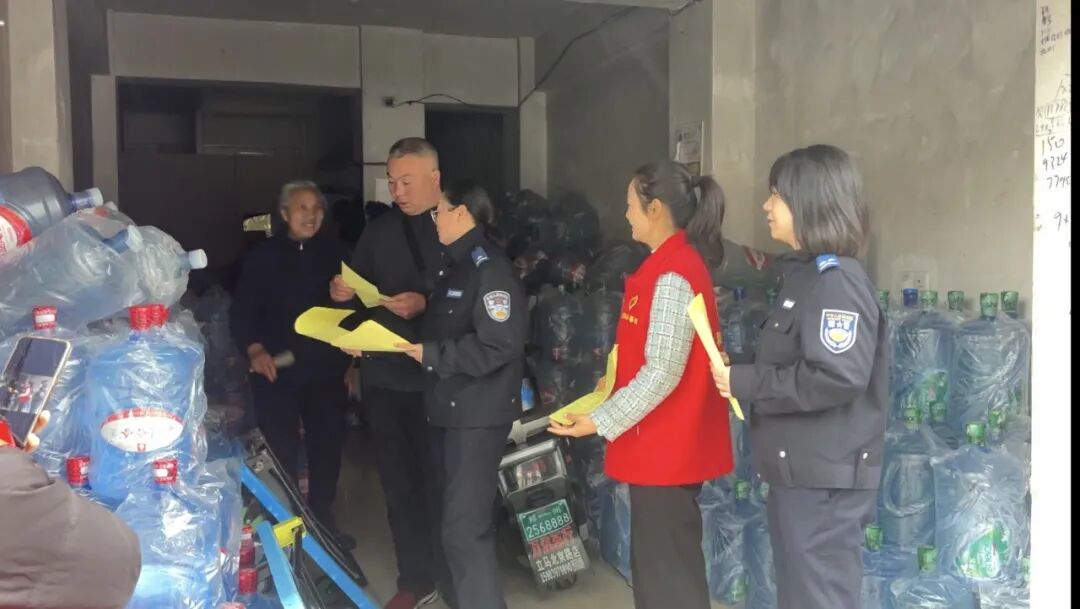 交通安全新闻标题_农村交通安全宣传_老年人交通安全意识提升