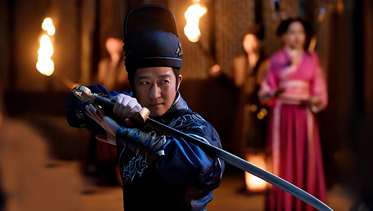 吴京经典军事题材电影_吴京主演电影列表_吴京狼牙电影吃饭