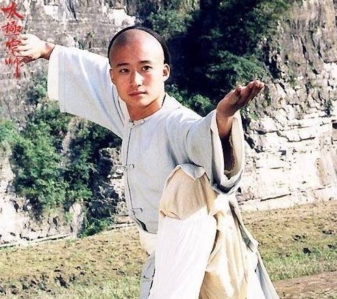 吴京 80后 90后 美好回忆_吴京狼牙电影吃饭_吴京 太极宗师 小李飞刀 江山儿女几多情