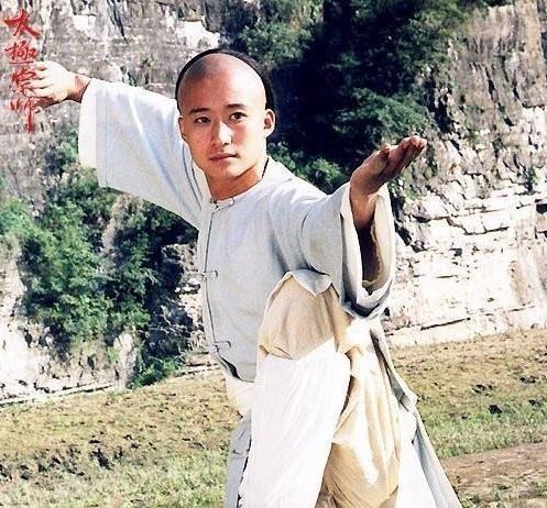 吴京功夫小子师从李连杰_吴京功夫小子影视作品_吴京狼牙电影吃饭