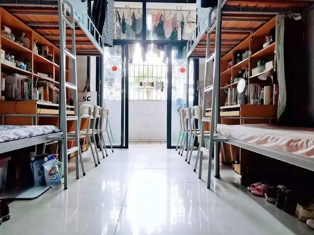 福建医科大学新生宿舍_厦门大学宿舍环境_福建本科院校宿舍条件