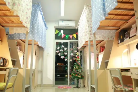 福建本科院校宿舍条件_福建医科大学新生宿舍_厦门大学宿舍环境