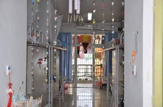 福建医科大学新生宿舍_厦门大学宿舍环境_福建本科院校宿舍条件