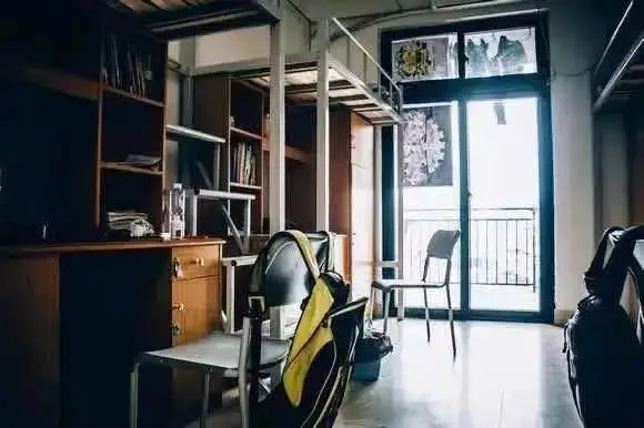 福建本科院校宿舍条件_厦门大学宿舍环境_福建医科大学新生宿舍