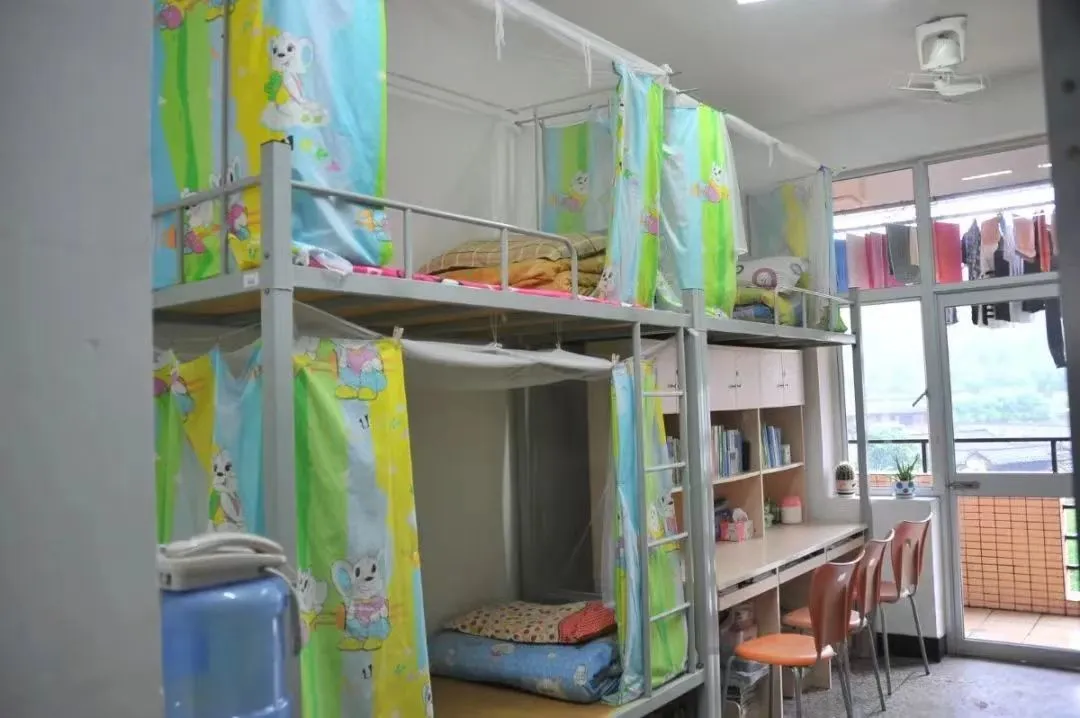 福建本科院校宿舍条件_福建医科大学新生宿舍_福建各高校宿舍费用