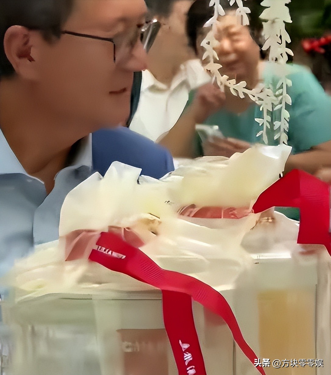 国乒教父李隼嫁女 张怡宁携全家出席 婚礼感人瞬间_张怡宁老公徐威前妻_张怡宁老公徐威身体状况揭秘