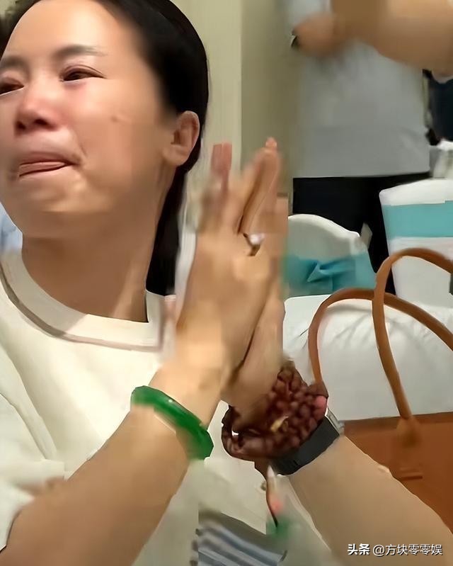 张怡宁老公徐威身体状况揭秘_国乒教父李隼嫁女 张怡宁携全家出席 婚礼感人瞬间_张怡宁老公徐威前妻