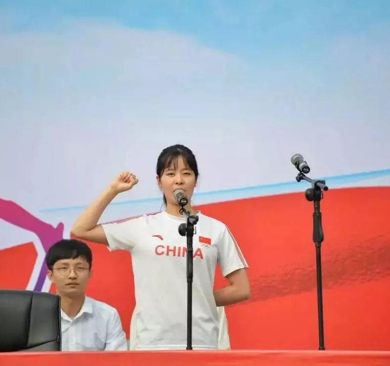 校园田径运动会_校运会致辞_校运会开幕式精彩瞬间