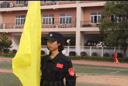 校运会致辞_校运会开幕式精彩瞬间_校园田径运动会