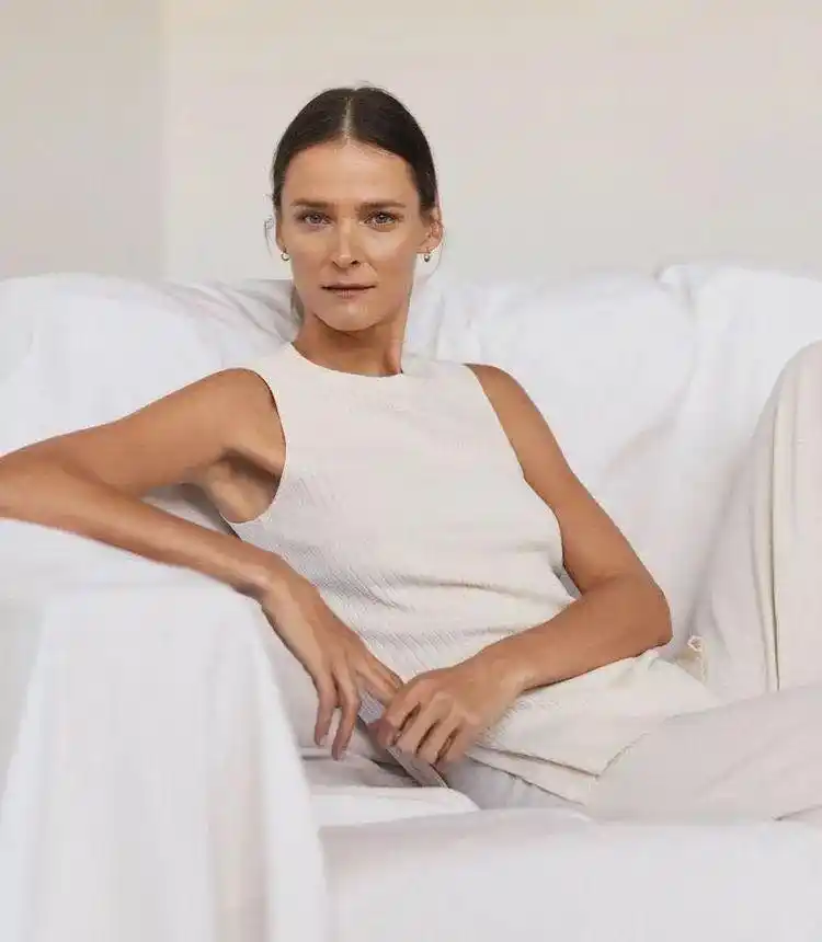 爱沙尼亚超模Carmen Kass 时尚芭莎封面_carmen kass_传奇超模Carmen Kass 重返时尚界