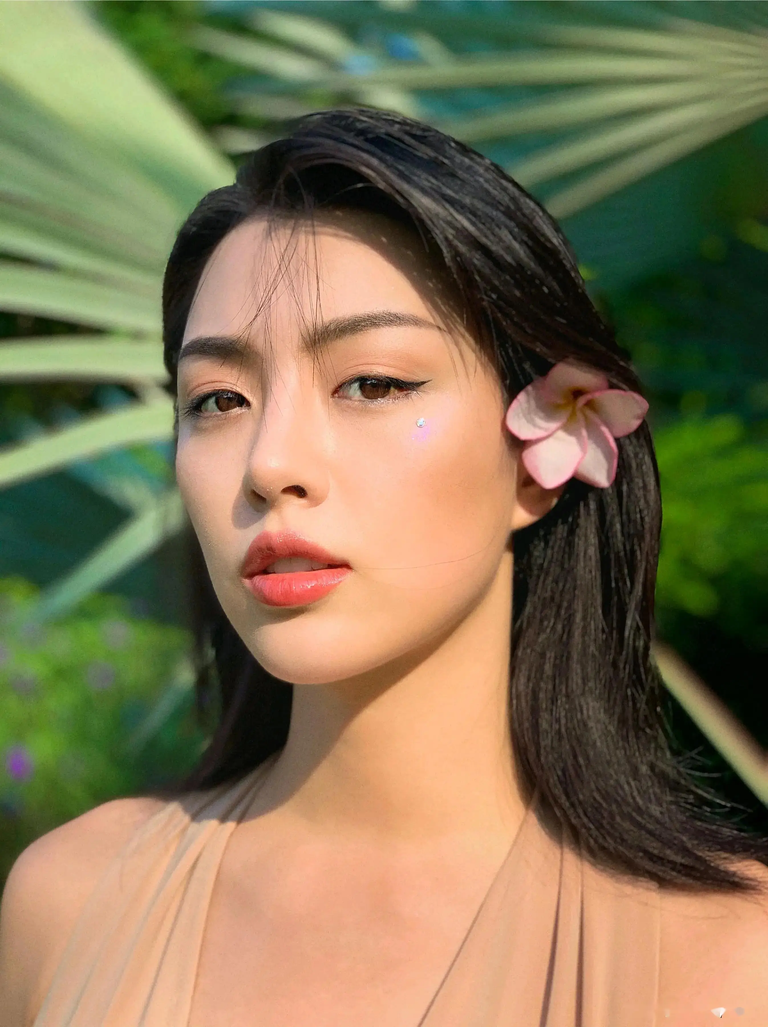 余薇薇才华魅力展现_余薇薇 内衣秀_余薇薇35岁美貌身材写真