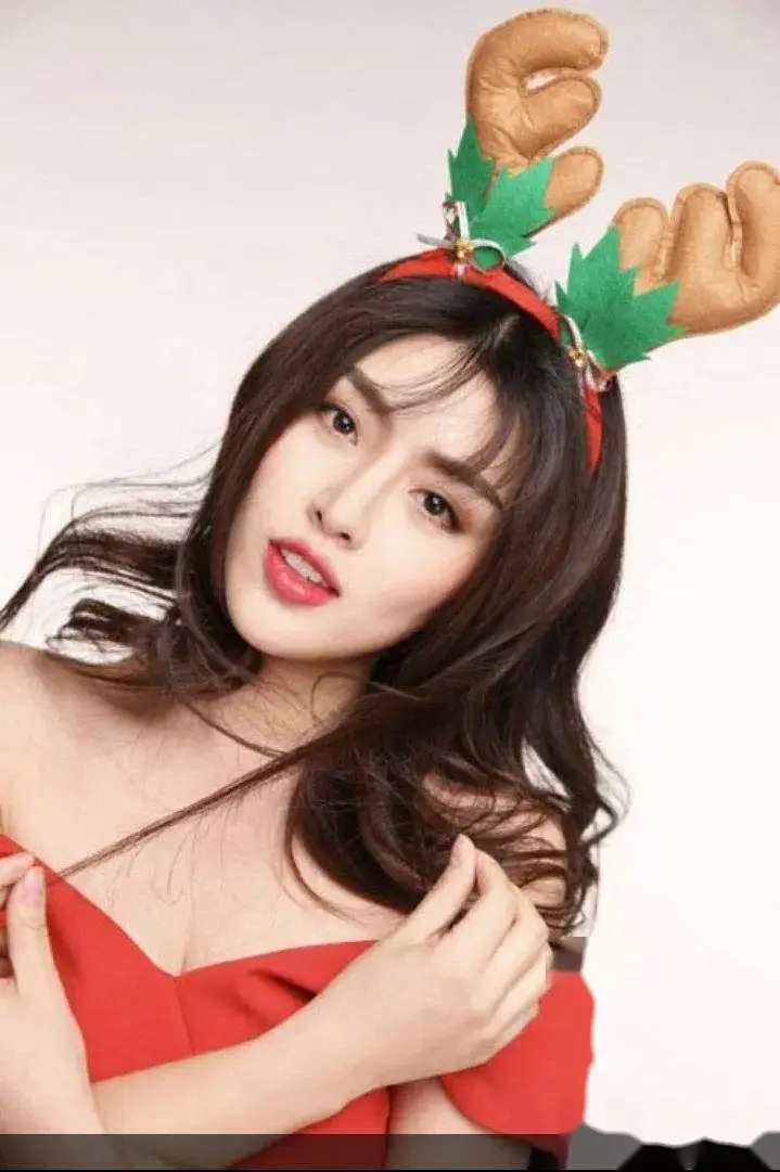 余薇薇才华魅力展现_余薇薇35岁美貌身材写真_余薇薇 内衣秀