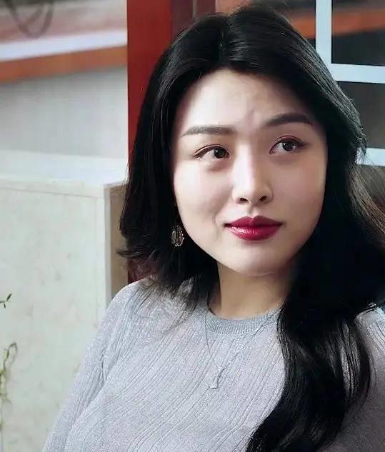 余薇薇 内衣秀_余薇薇饱满身材_余薇薇身材气质才华