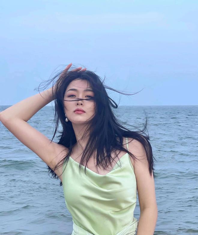 余薇薇身材气质才华_余薇薇 内衣秀_余薇薇饱满身材